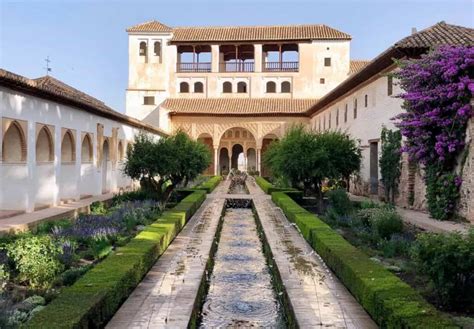 Dolan's alhambra The Alhambra stands on the site of earlier fortifications constructed by Muslim rulers as far back as the late A